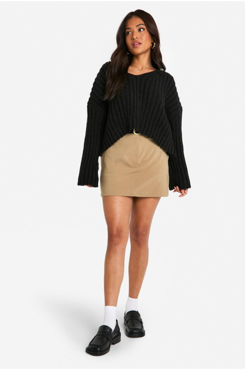 Укорочений трикотажний джемпер з V-подібним вирізом у рубчики