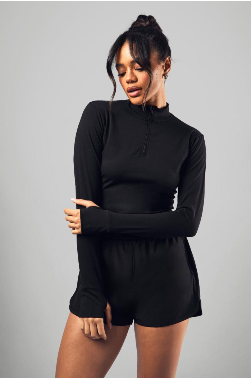 Dsgn Studio з вигнутим подолом і напівзастібкою