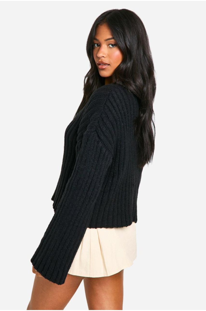 Високий укорочений трикотажний джемпер з V-подібним вирізом