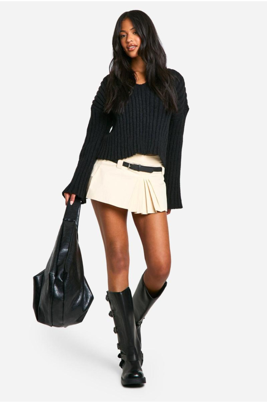 Високий укорочений трикотажний джемпер з V-подібним вирізом