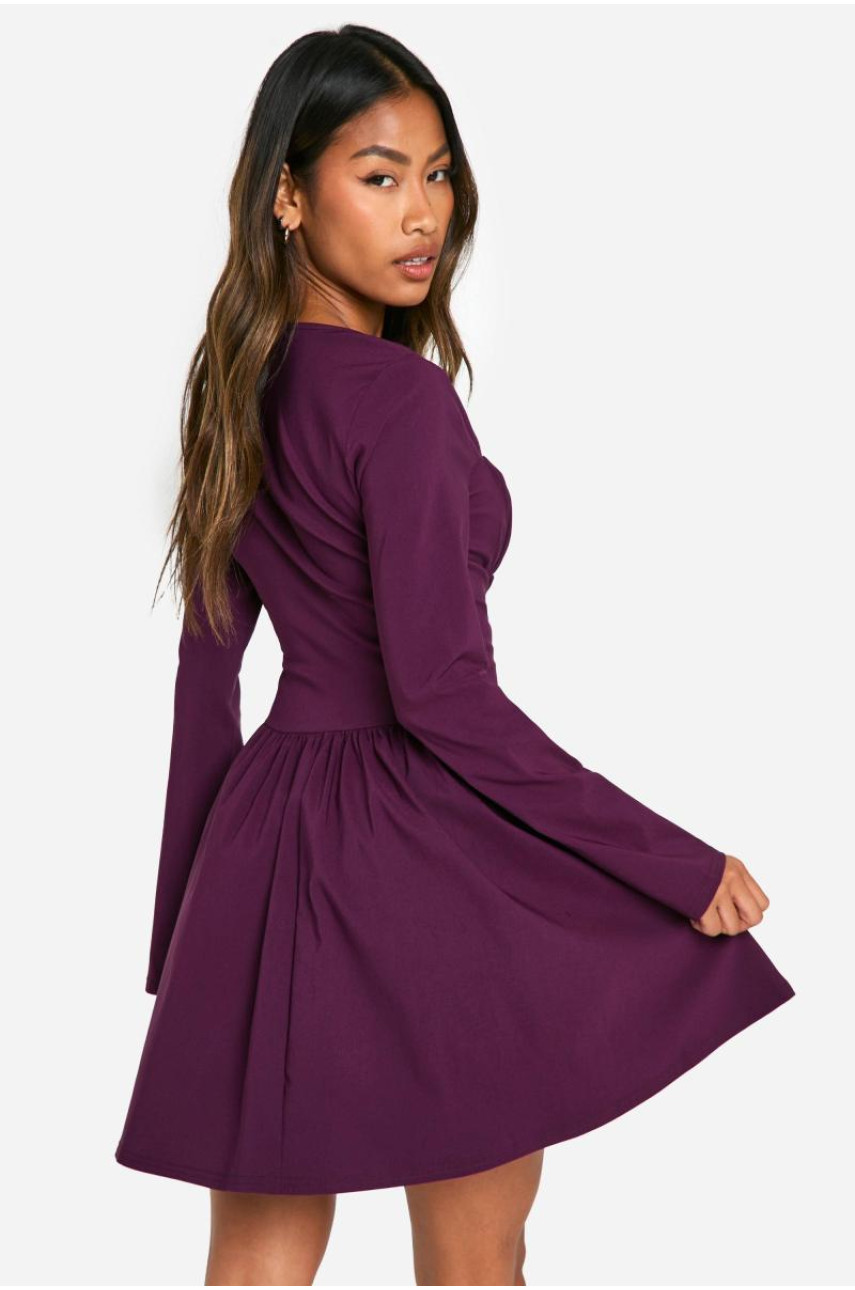 Плаття з бенгальським корсетом і довгим рукавом