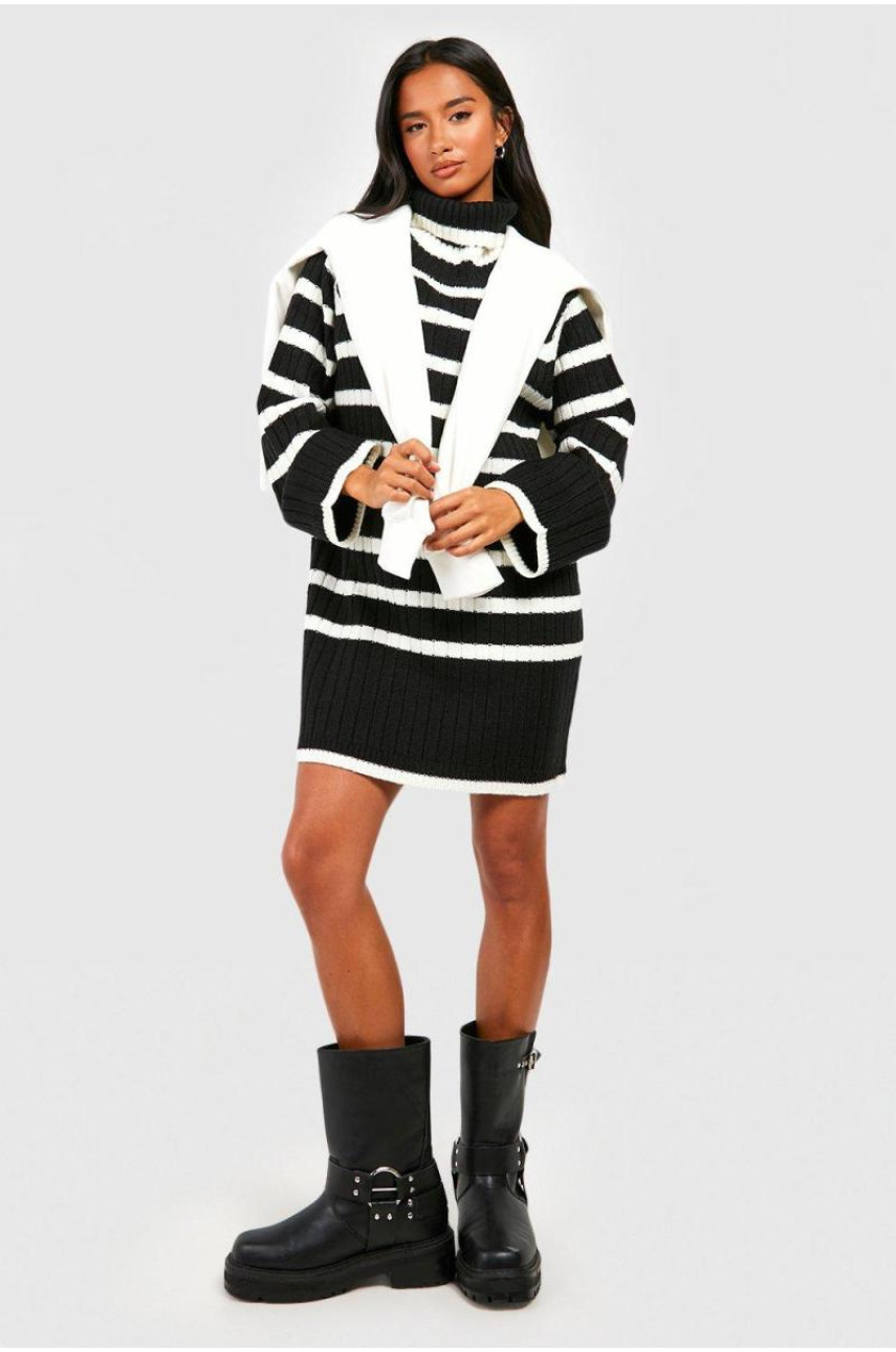 Маленька сукня-джемпер із широкими рукавами в смужку з круглим вирізом
