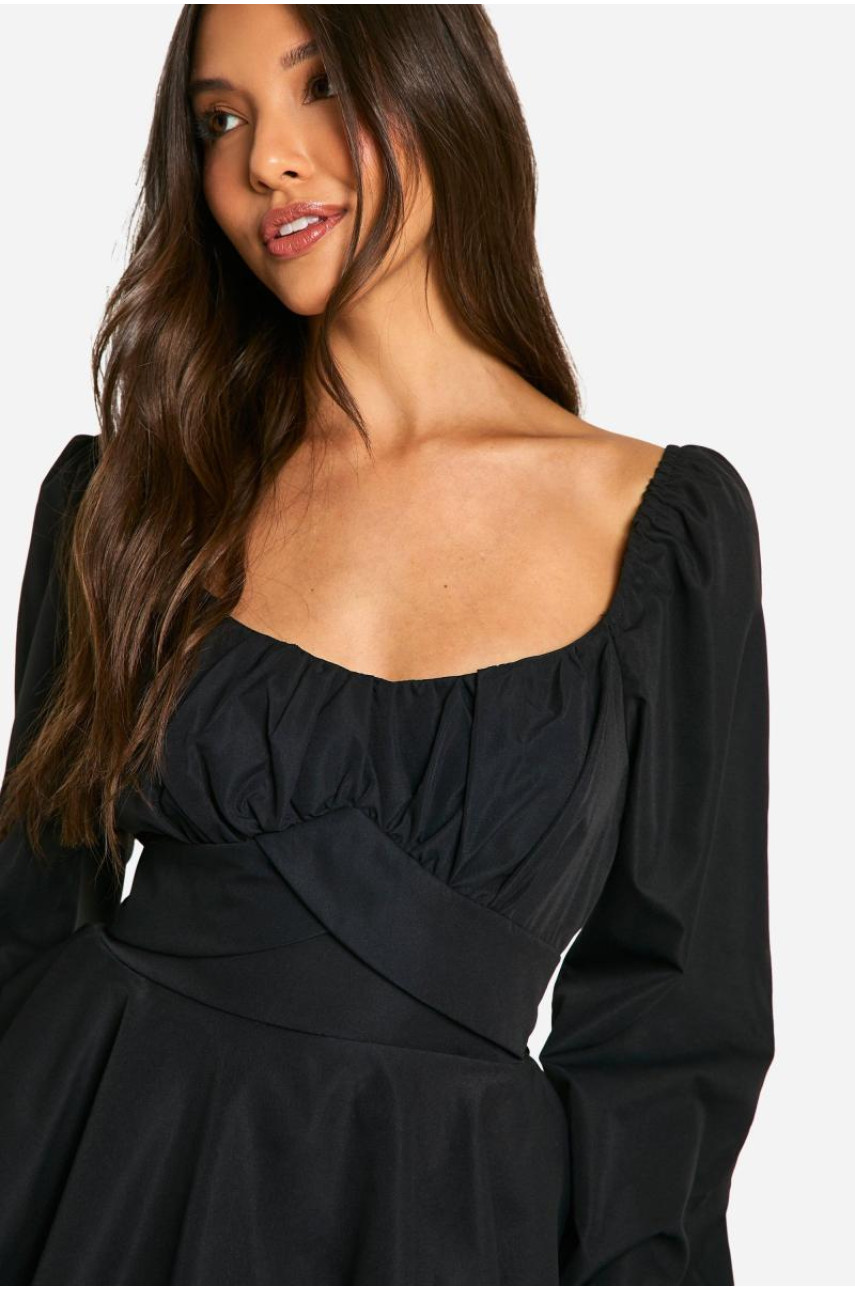 Багаторівневе плаття із зав'язкою на спині