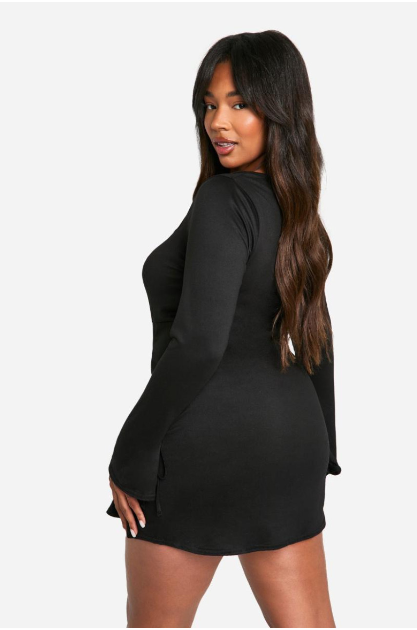 Міні-сукня прямого крою з квадратними манжетами