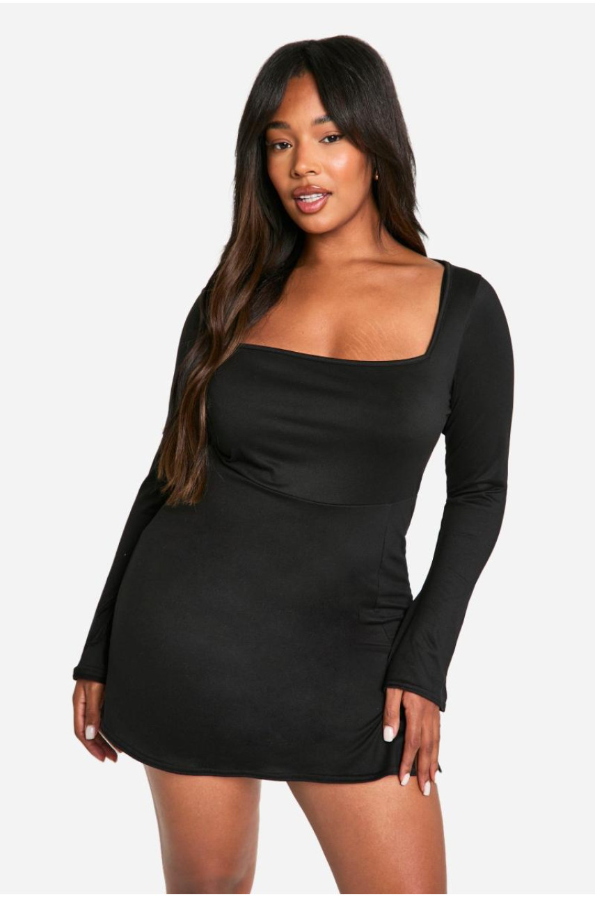 Міні-сукня прямого крою з квадратними манжетами