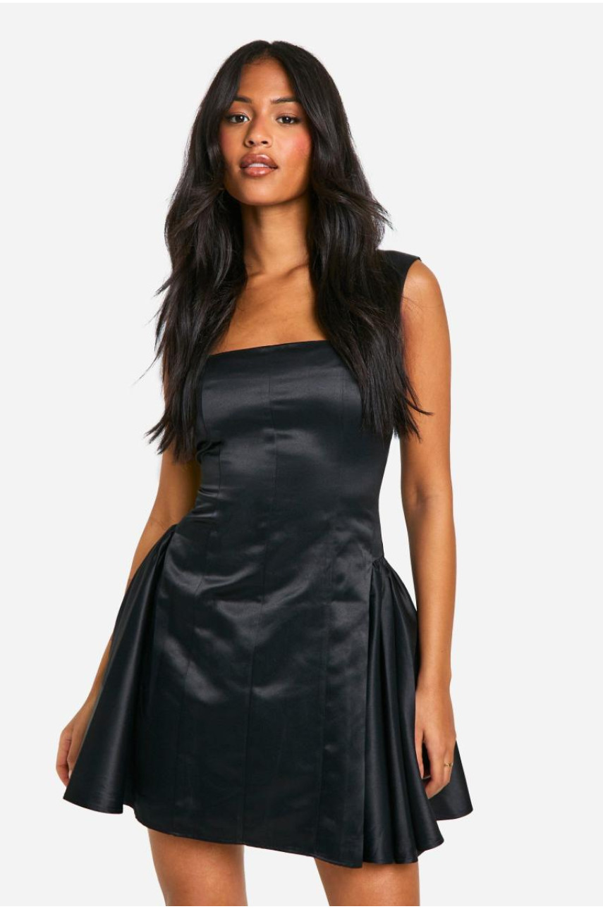 Високий атласний структурований плаття з квадратної шиї