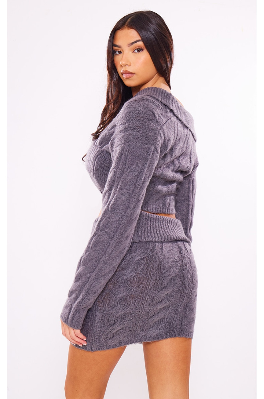 В'язаний джемпер із перехресною передньою стороною вугільного кабелю