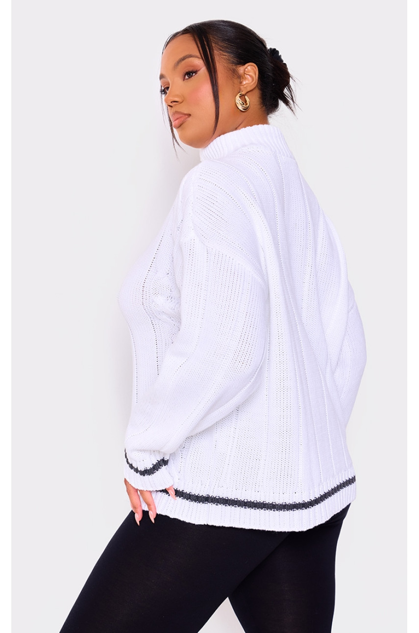 Плюс білий масивний трикотажний джемпер на блискавці