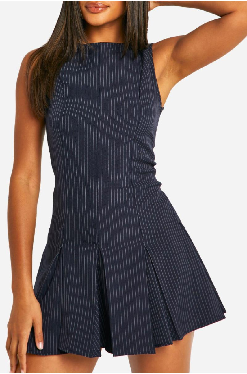 Міні-сукня зі складками в тонку смужку