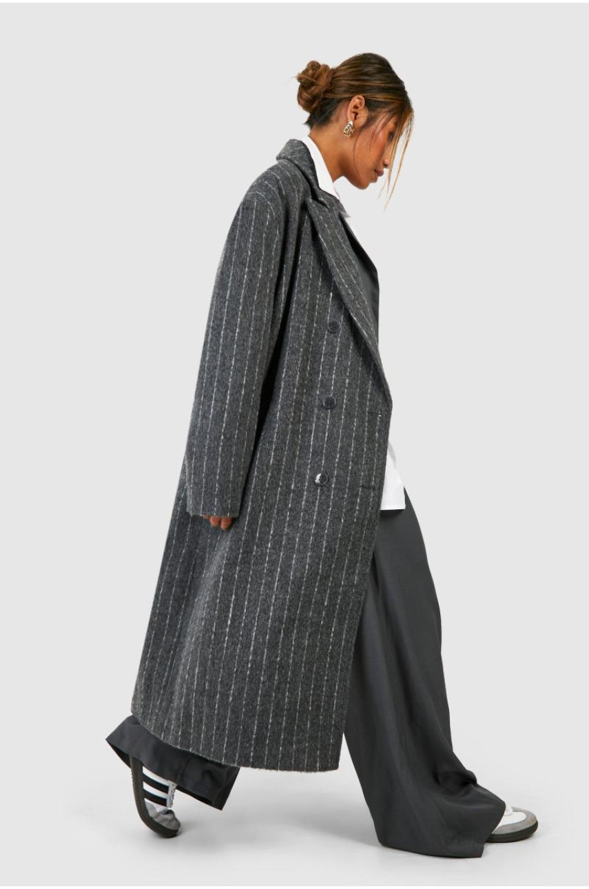Пальто великого розміру в тонку смужку