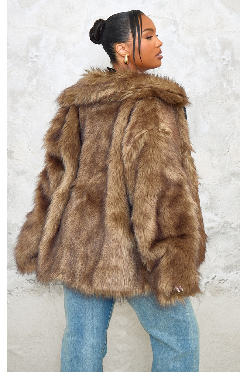 Плюс темно-коричневе пальто великого розміру зі штучного хутра