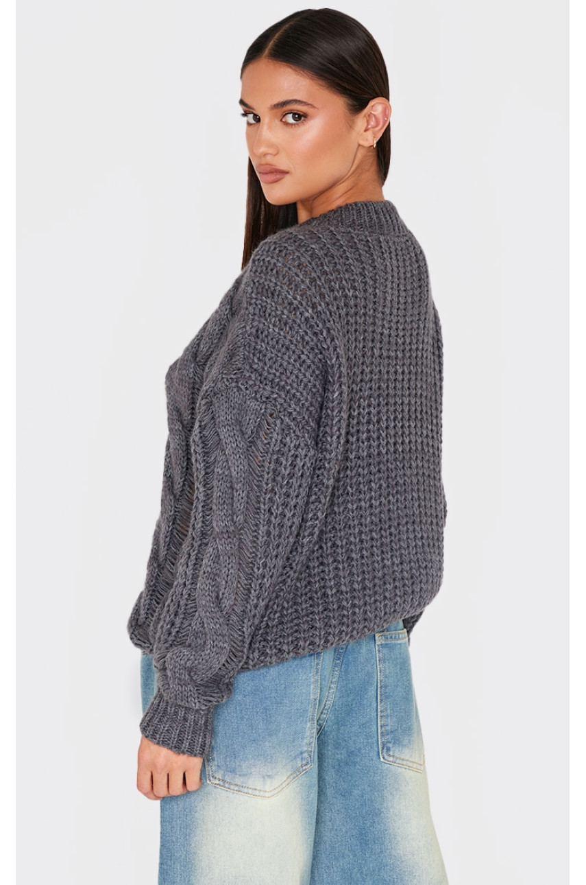 Темно-сірий в'язаний джемпер із пошкодженими деталями та тросом