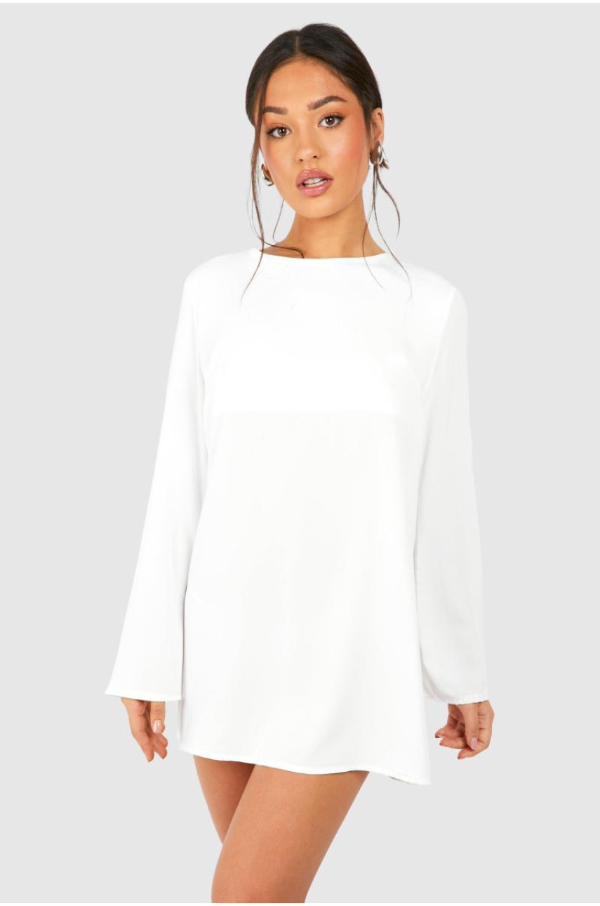 Міні-сукня з мініатюрним бантом і відкритою спиною