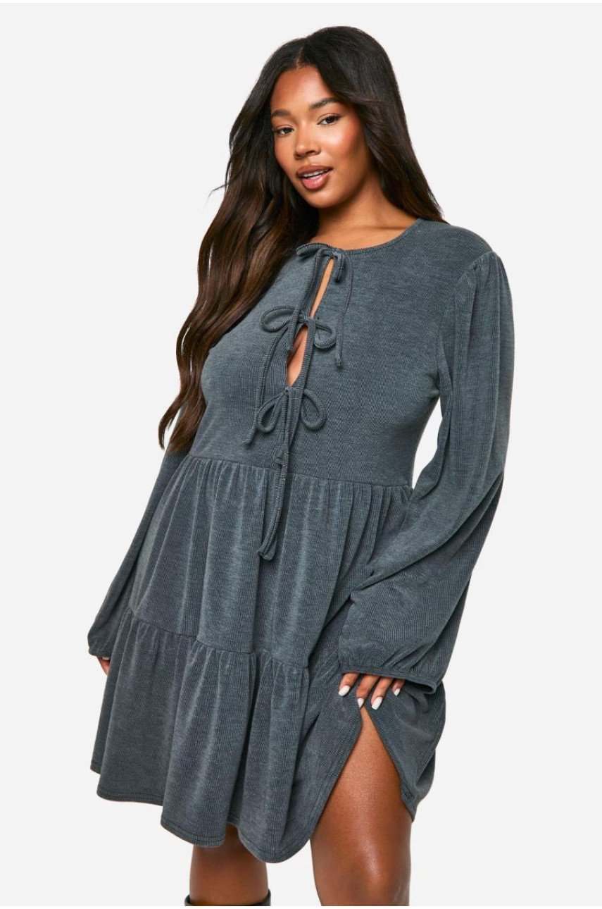 Плюс двоколірна сукня-комбінезон із зав’язкою в рубчик