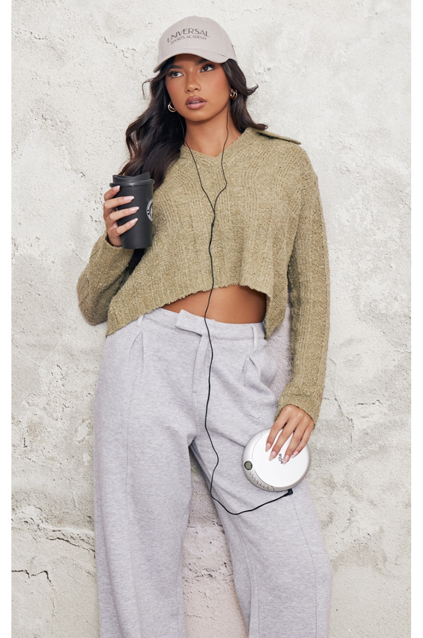 Верхня частина в'язаного коміра оливкового кольору