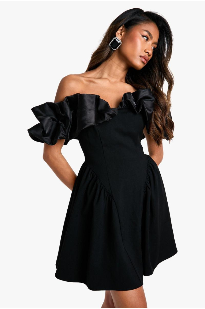 Екстремальна структурована сукня Бардо з тафти та рюшами