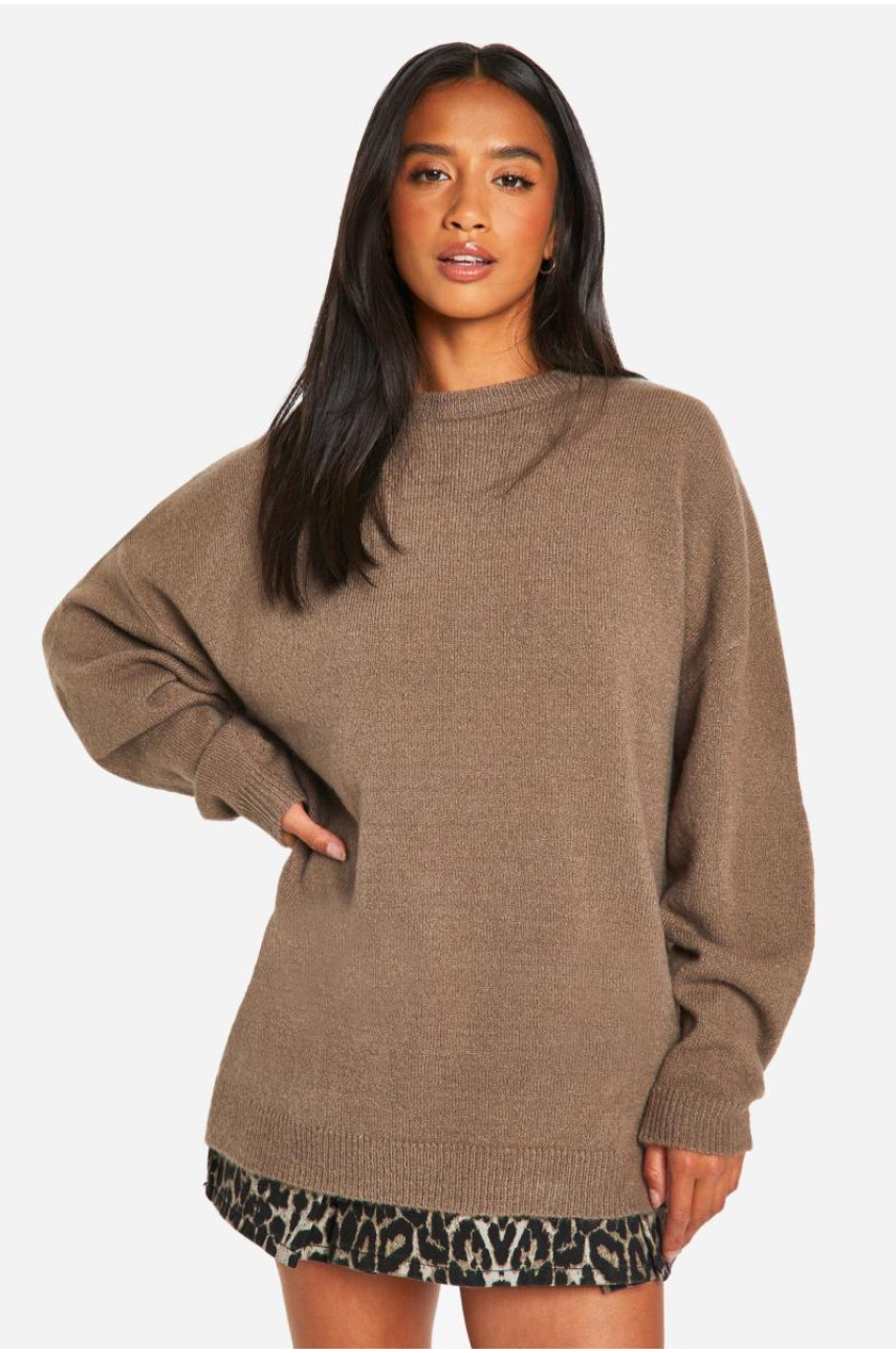 Маленький м’який трикотажний джемпер з круглим вирізом