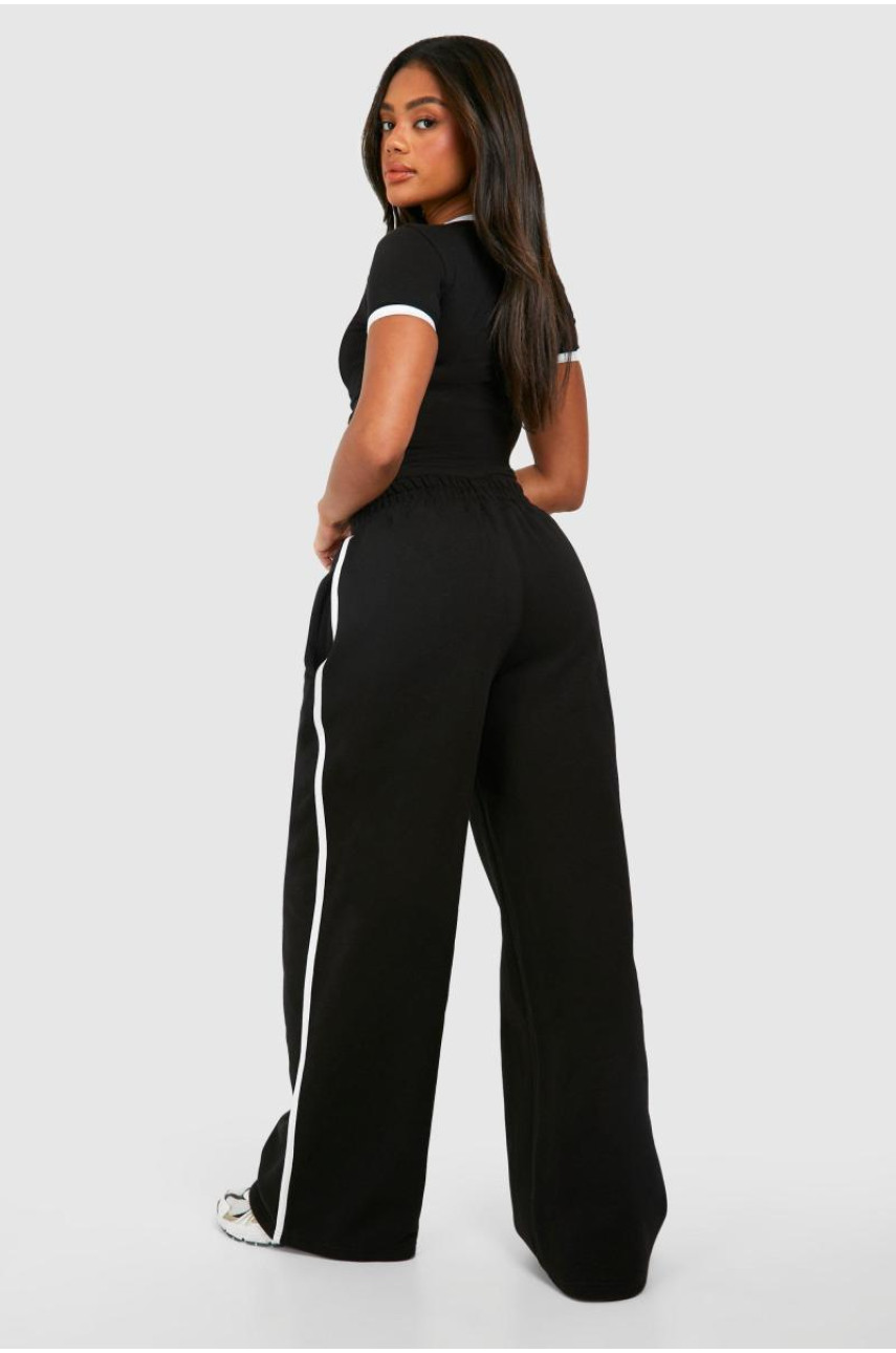 Футболка з окантовкою та спортивний комплект із прямими штанинами