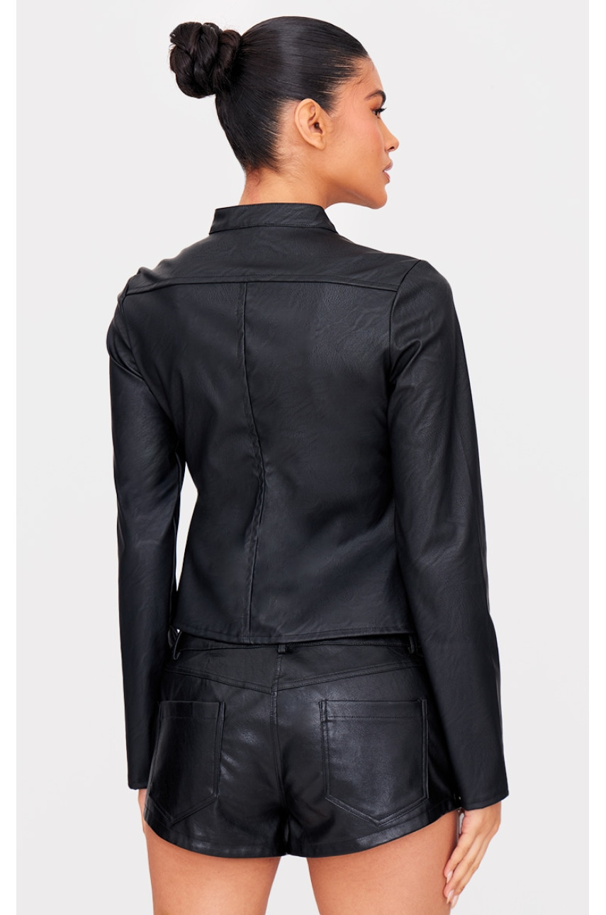 Чорна приталена блуза зі штучної шкіри