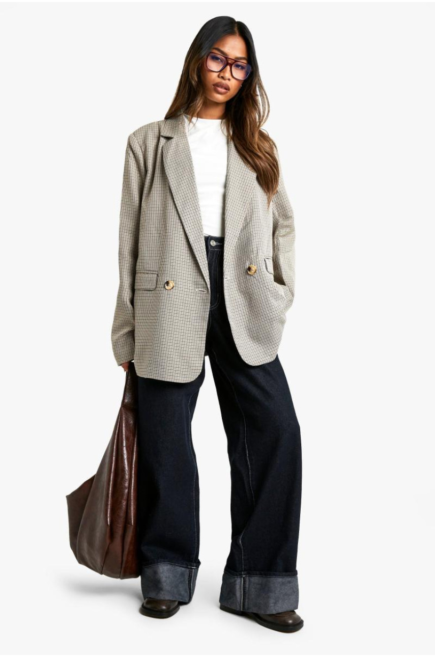 Двобортний блейзер у міні-картку в тон