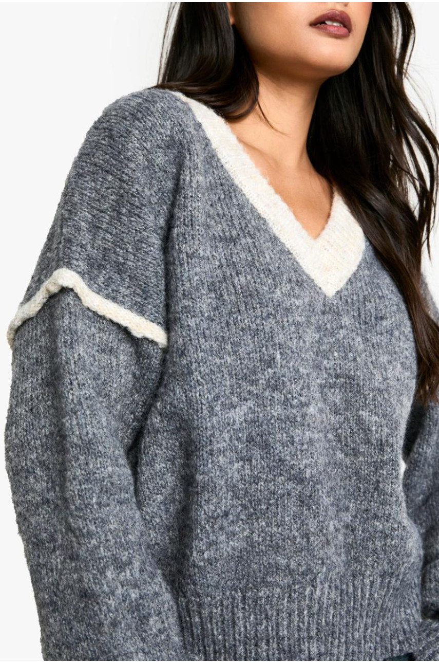 М'який в'язаний джемпер з V-подібним вирізом і контрастними деталями