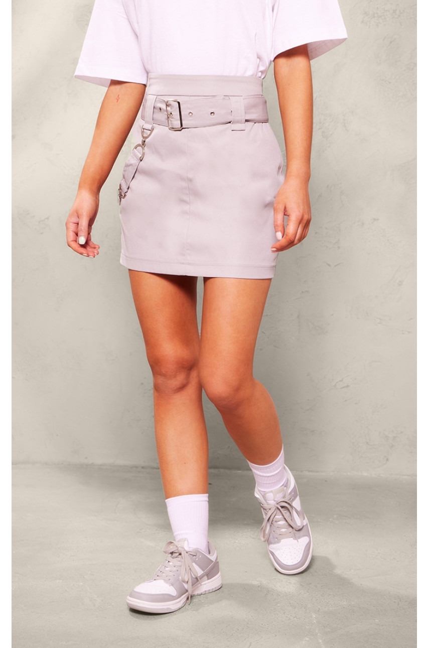 Світло-сіра плетена міні-спідниця з пряжками