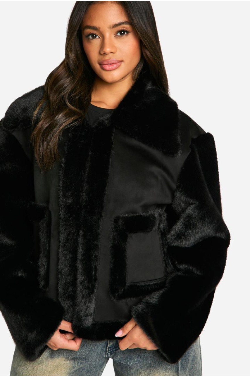 Коротка куртка зі штучного хутра