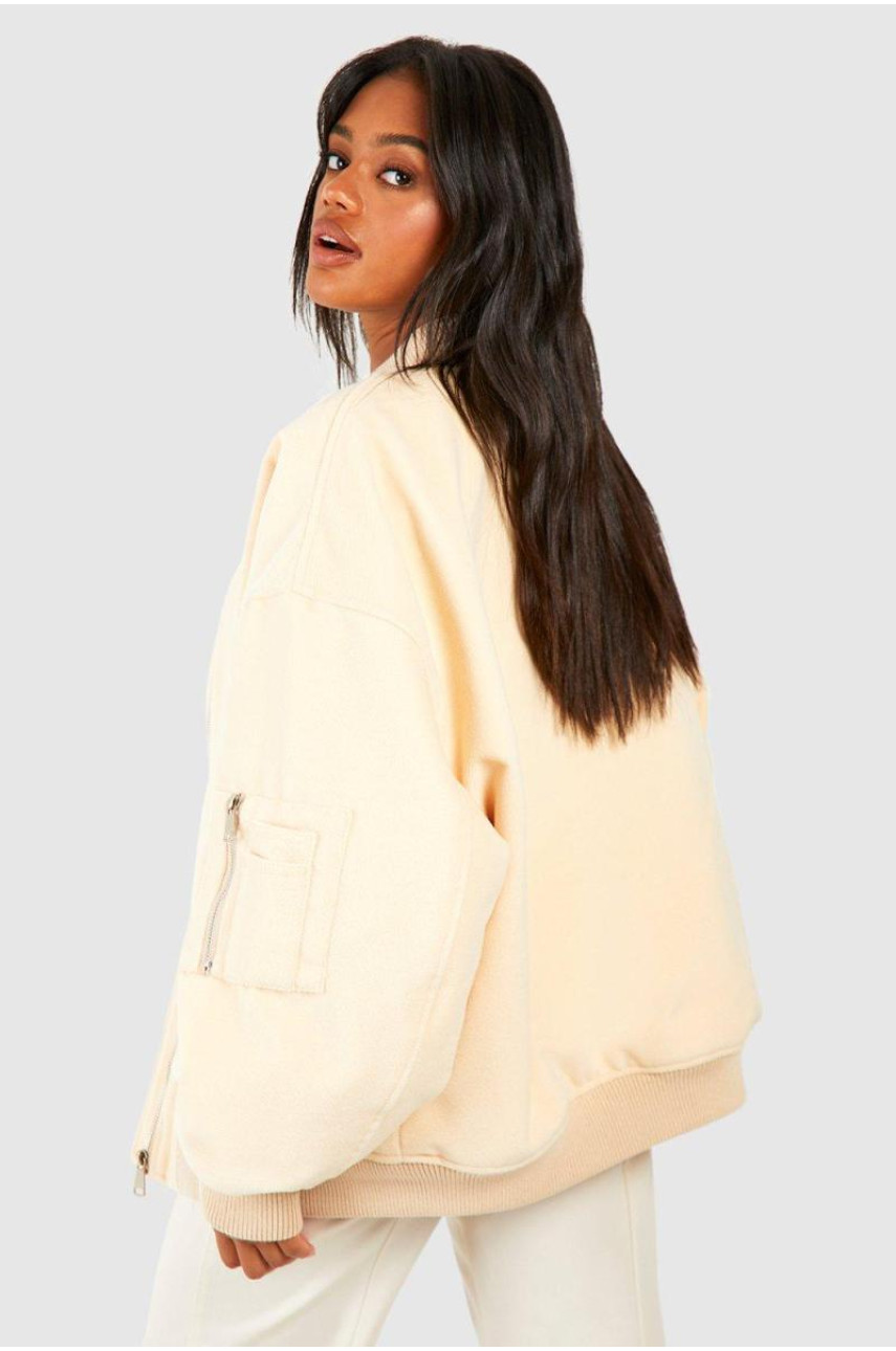 Оверсайз-бомбер із вовняним виглядом