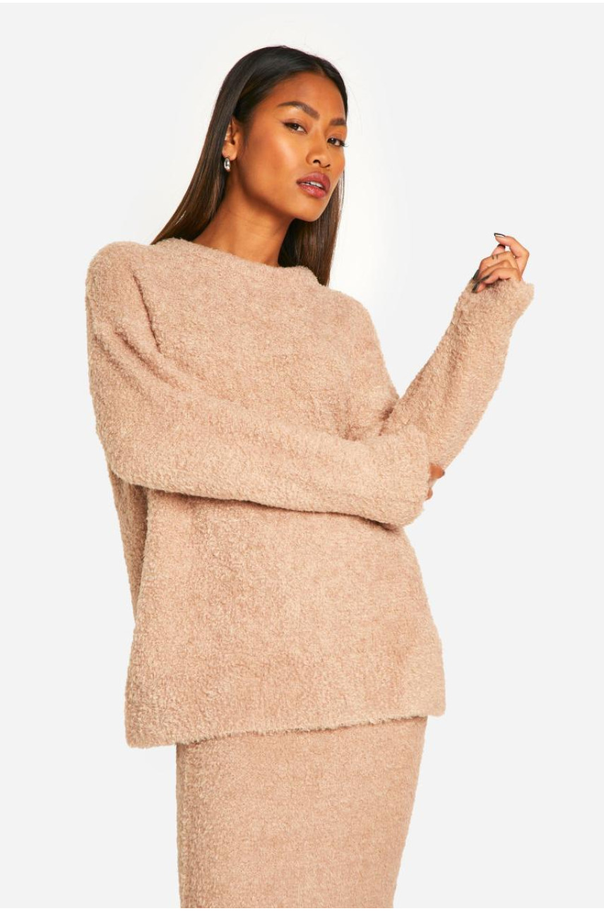 М'який трикотажний джемпер з круглим вирізом із завищеним розміром