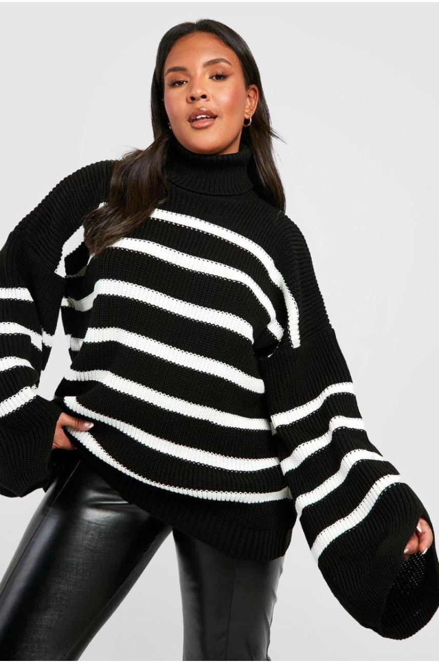 Плюс трикотажний джемпер у смужку
