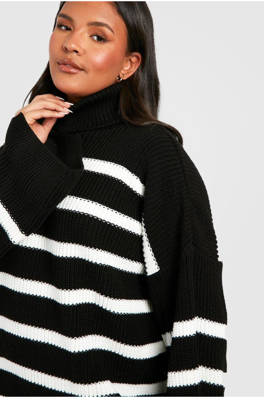 Плюс трикотажний джемпер у смужку