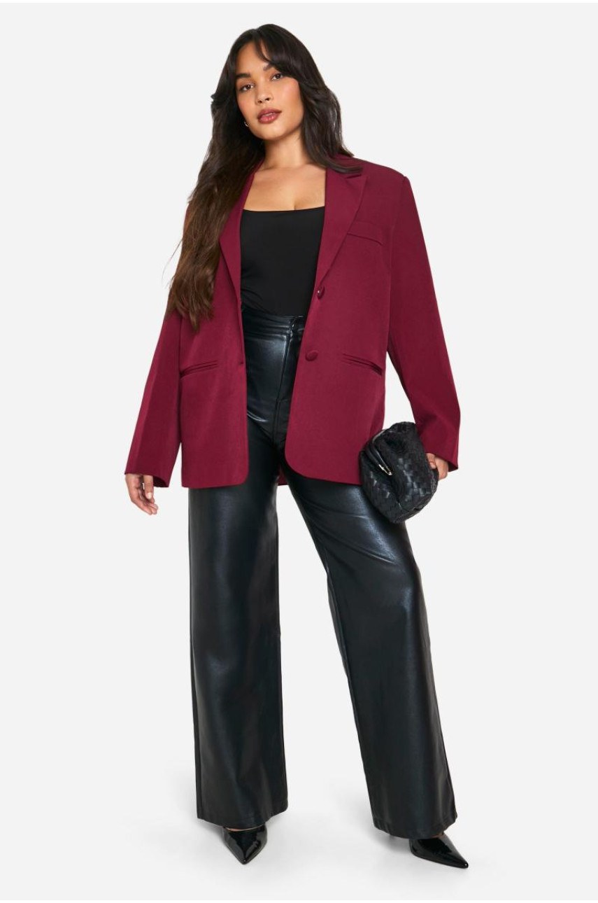 Плюс необхідний великий однобортний піджак