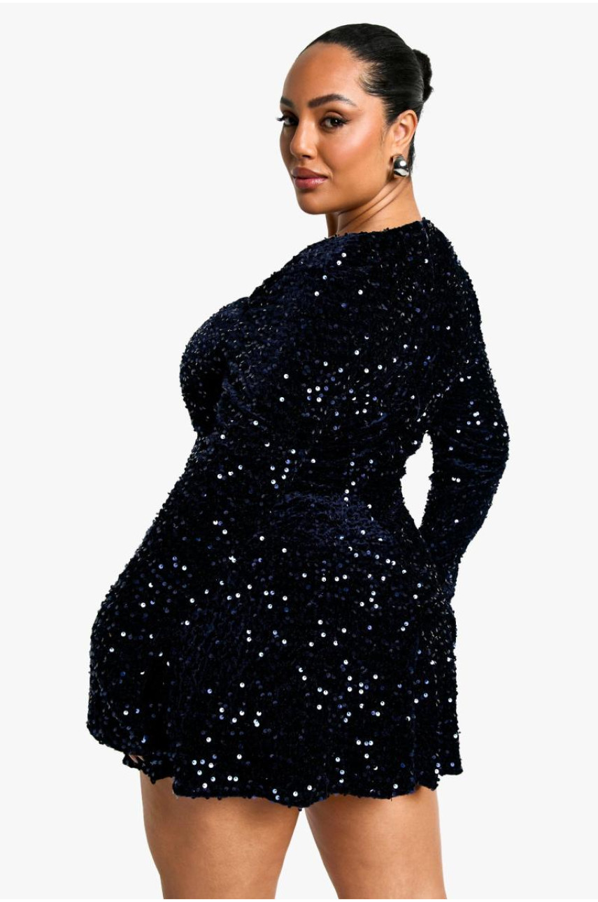 Плюс оксамитове плаття з паєтками