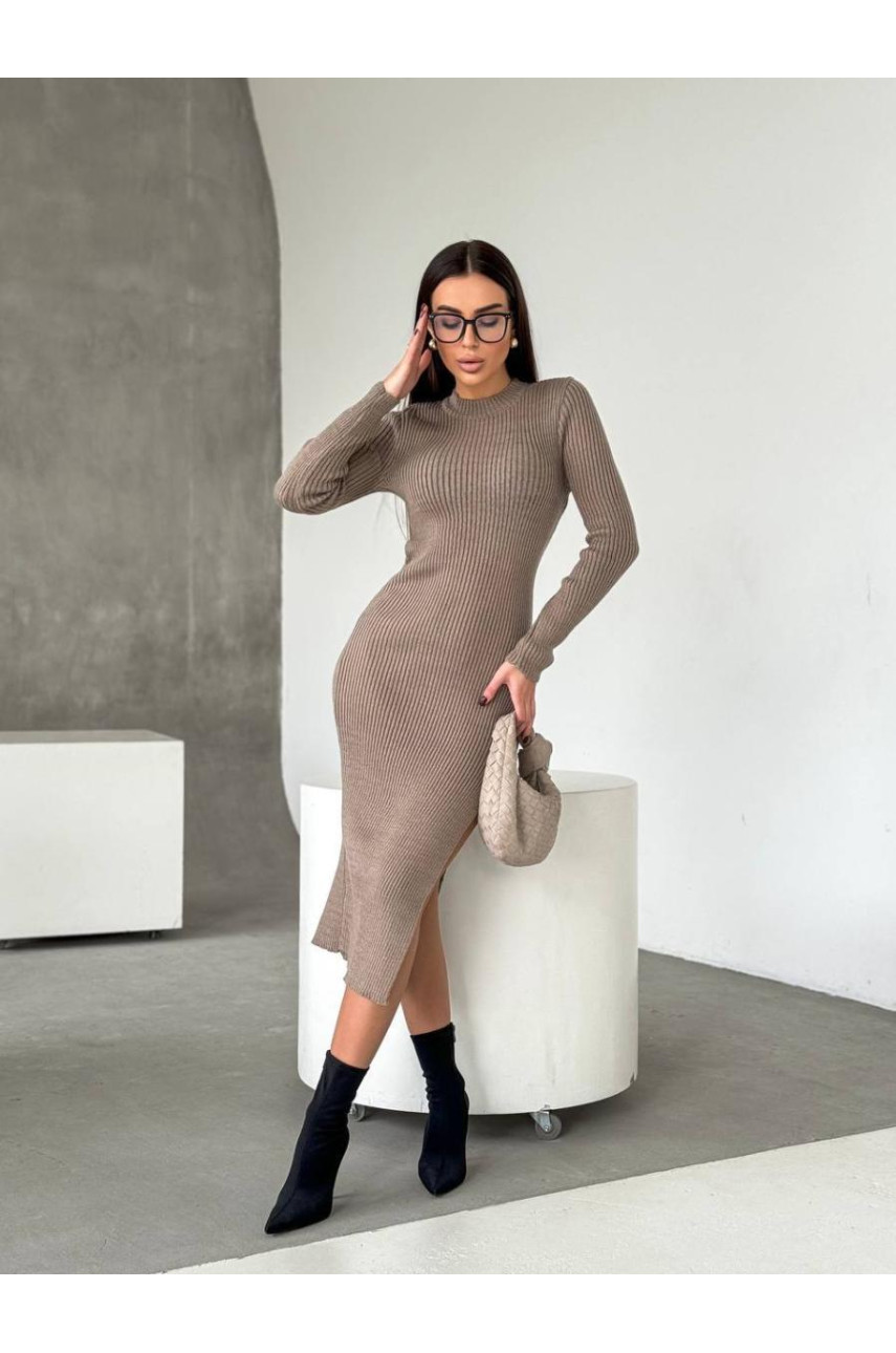 В’язана сукня розріз 