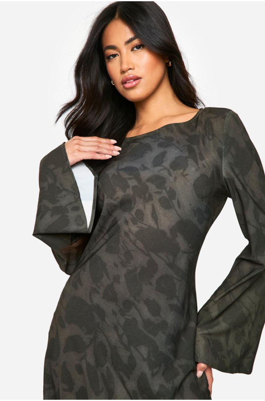 Сукня максі з квітковими рукавами